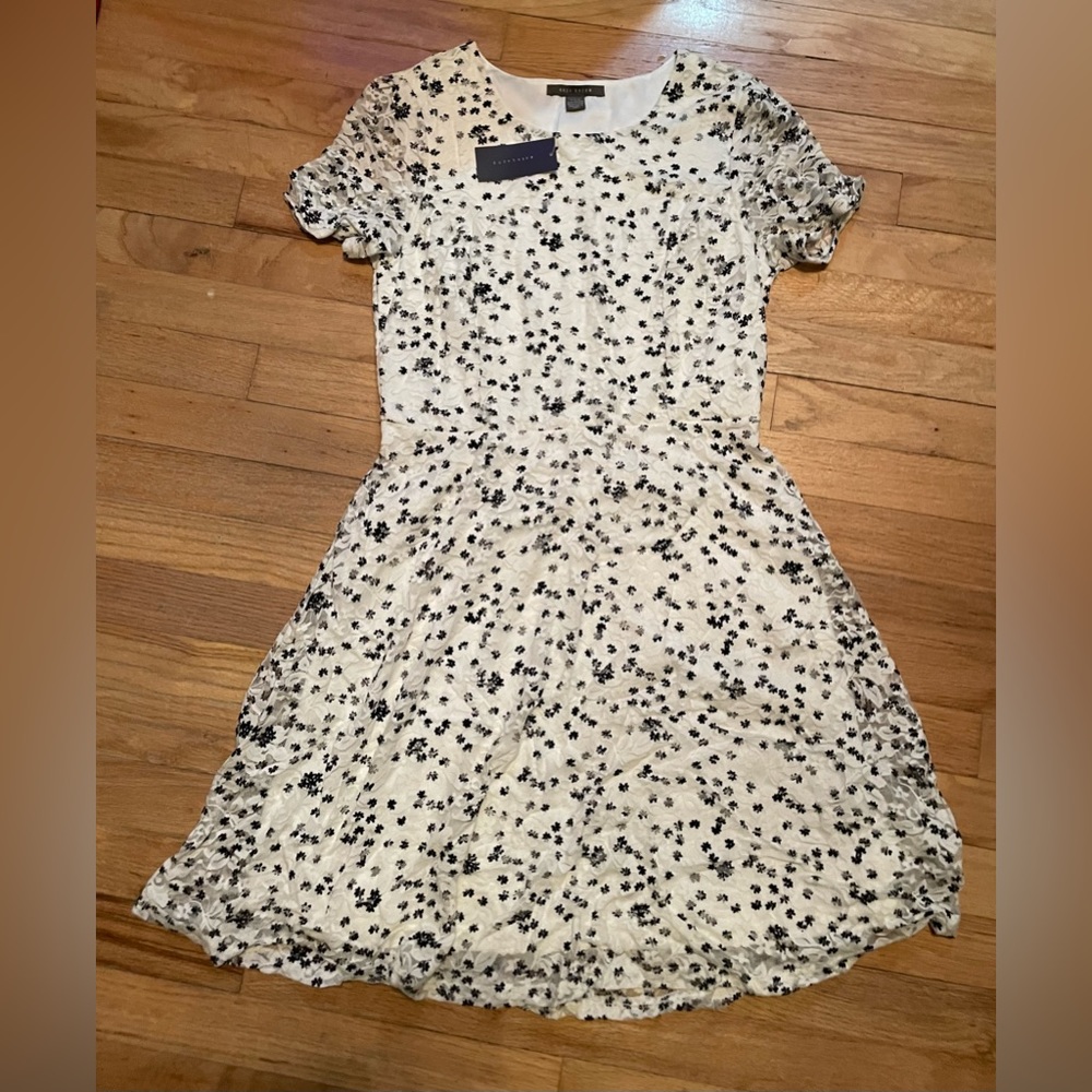 NEW Suzy Shier white lace floral dress lined size M NWT flowers